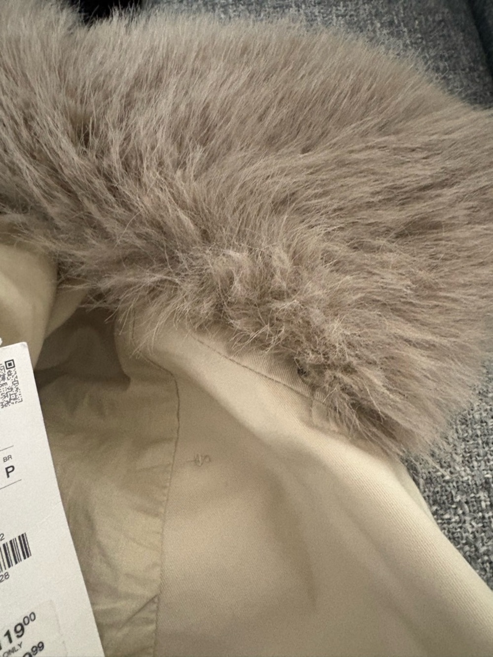 Zara Double-Breasted Trench Coat with  Detachable Faux Fur Collar. NWT size Smal - Picture 7 of 8